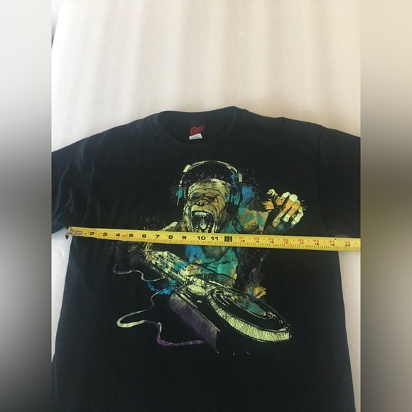Monkey DJ~ Turntables~Clubbing Monkey~ Black~T-Shirt~Size M~Mad Engine~ - Picture 7 of 10